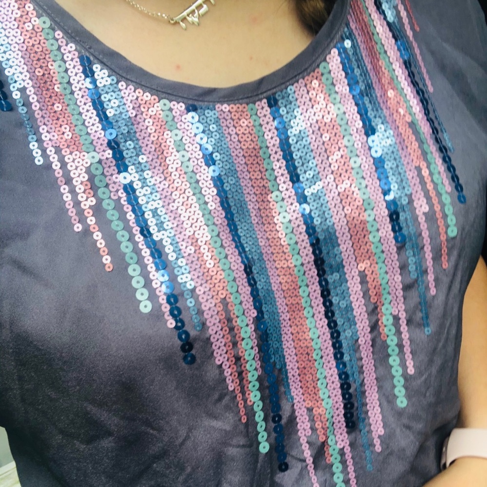 Cute blouse - Picture 3 of 4